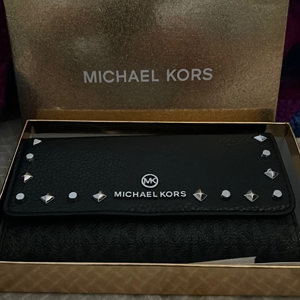 Mk large jet set black wallet